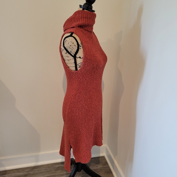 Guess Sleeveless Turtleneck knit Sweater - Picture 11 of 16